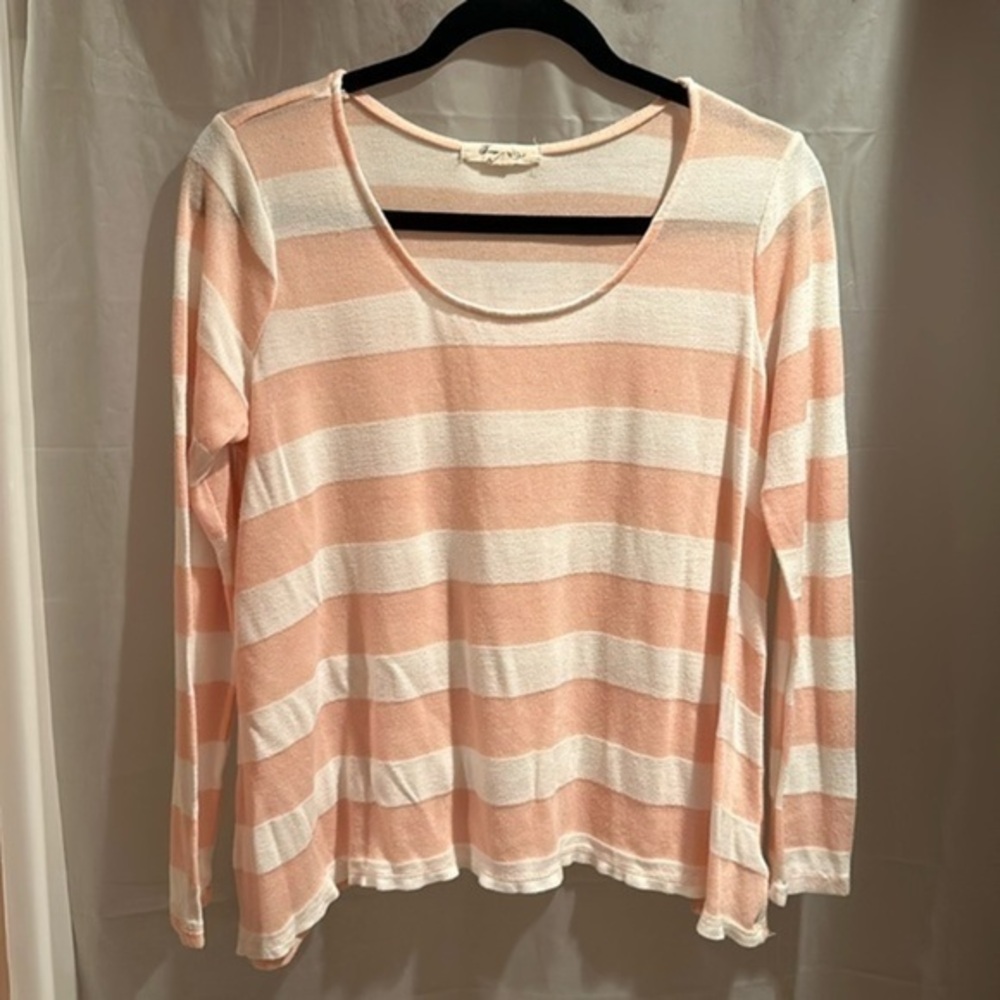 Women’s Forever 21 Light Orange and White Striped lightweight Sweater Size L